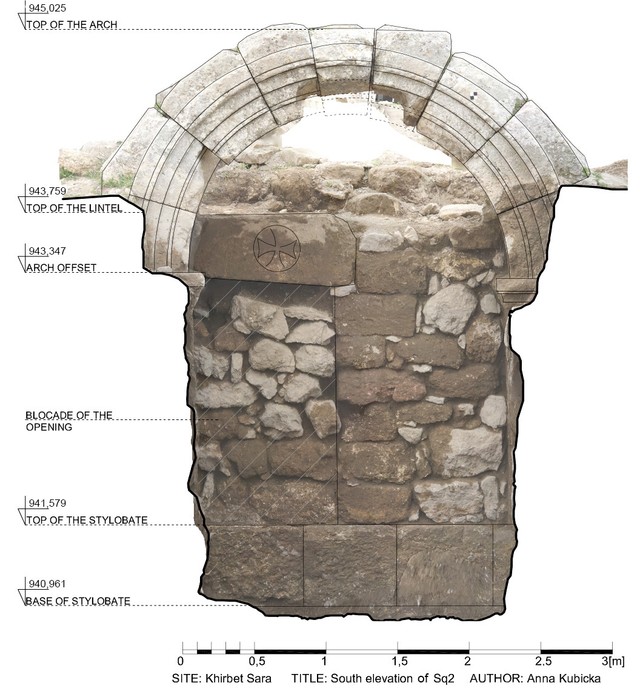 Fig. 12. Trench Sq2: elevation of the Roman arch with Islamic-period alterations including a re-used lintel with engraved cross (image by Anna Kubicka)